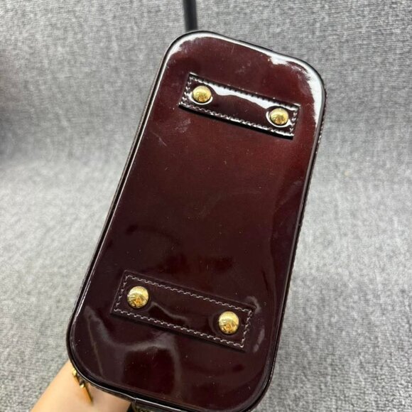 LOUIS VUITTON Alma BB Amarante Monogram Vernis Handbag 799-082125 - Picture 5 of 16